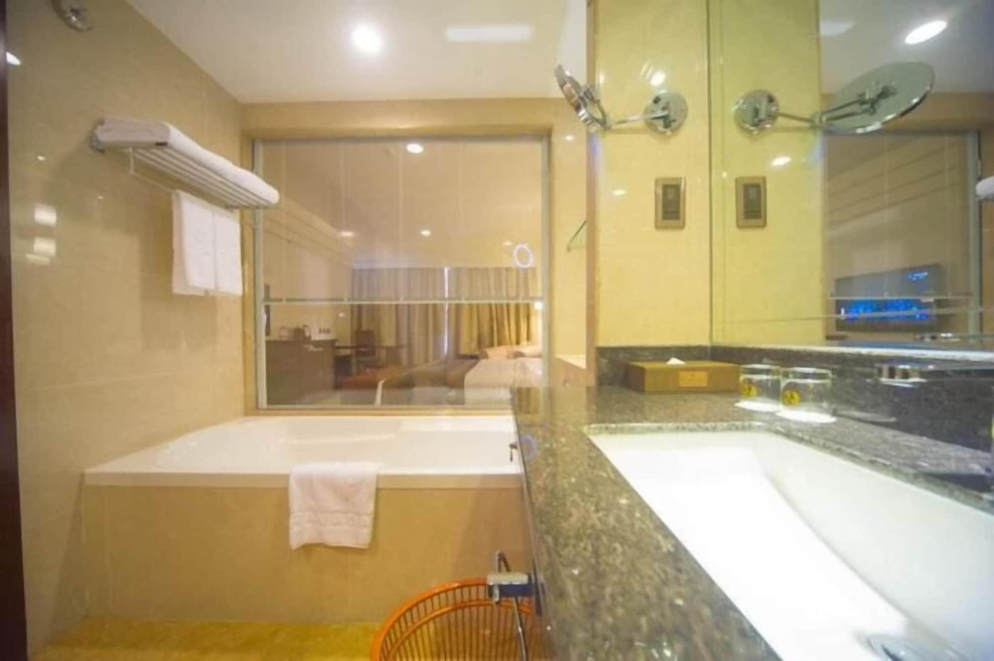 Ramada Chengdu North Hotel Ngoại thất bức ảnh