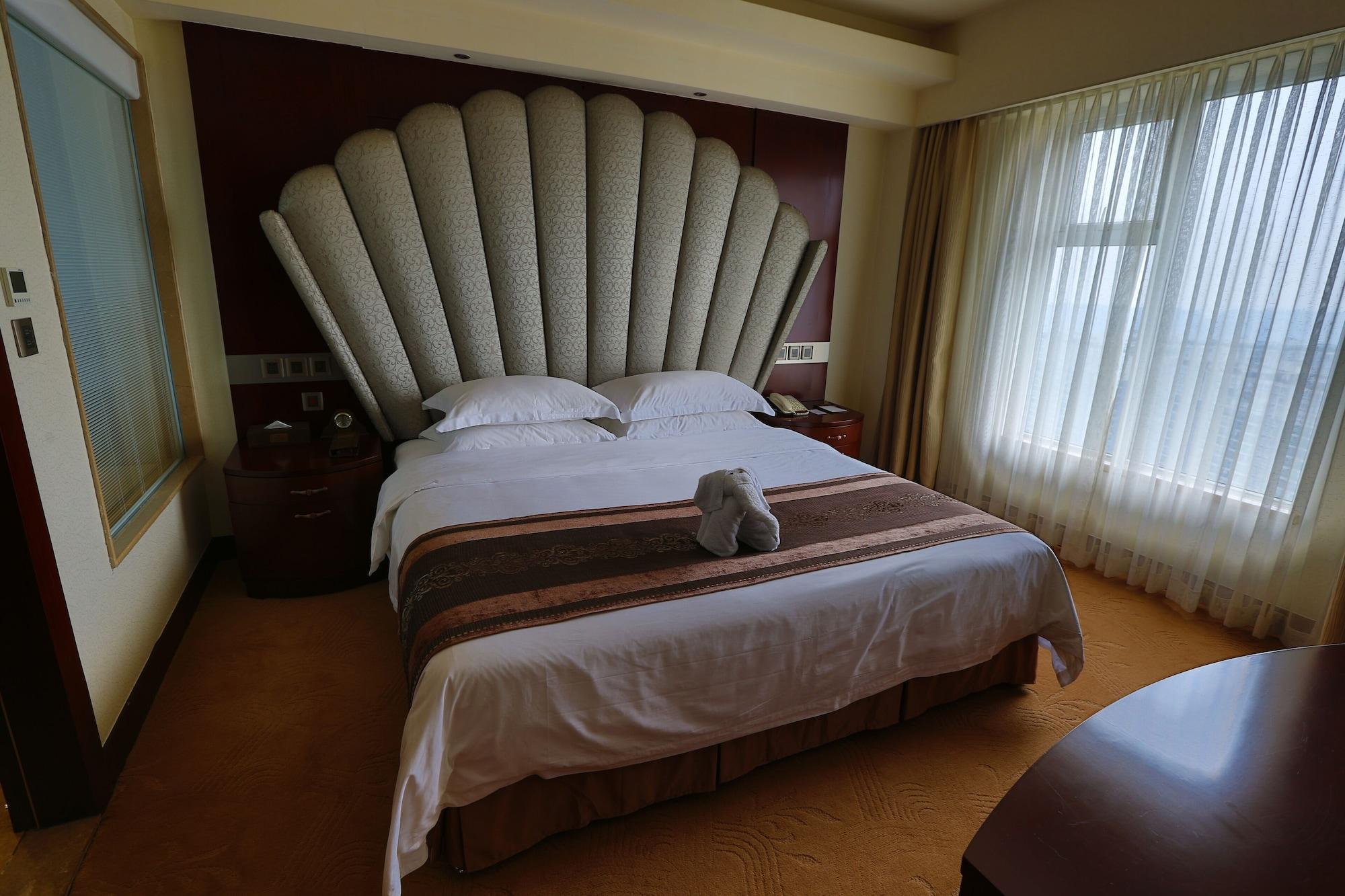 Ramada Chengdu North Hotel Ngoại thất bức ảnh